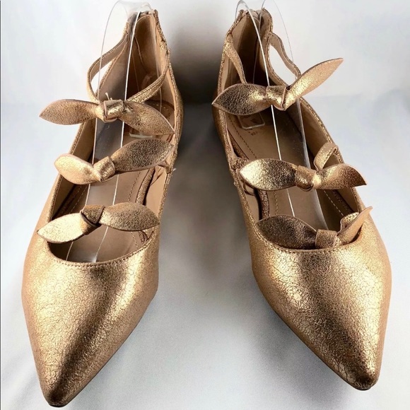 Report Larchmont Triple Bow Gold Pointed Toe Flats - Picture 1 of 6